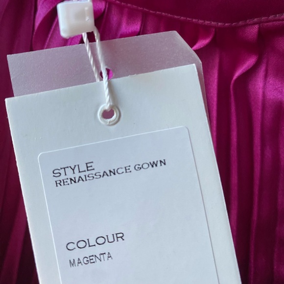 NWT REVOLVE L’idee Renaissance pleated halter gown in magenta / purple / grape 4 - Picture 7 of 11
